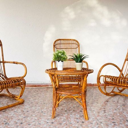Villa Aurelia -Seafront Apartment With Patio Flumini di Quartu Exterior foto