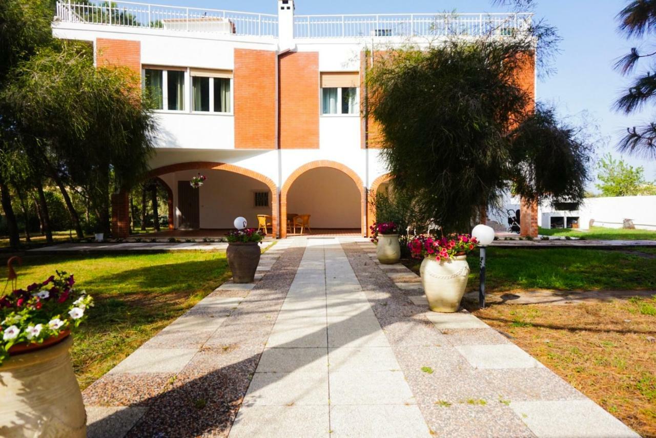 Villa Aurelia -Seafront Apartment With Patio Flumini di Quartu Exterior foto