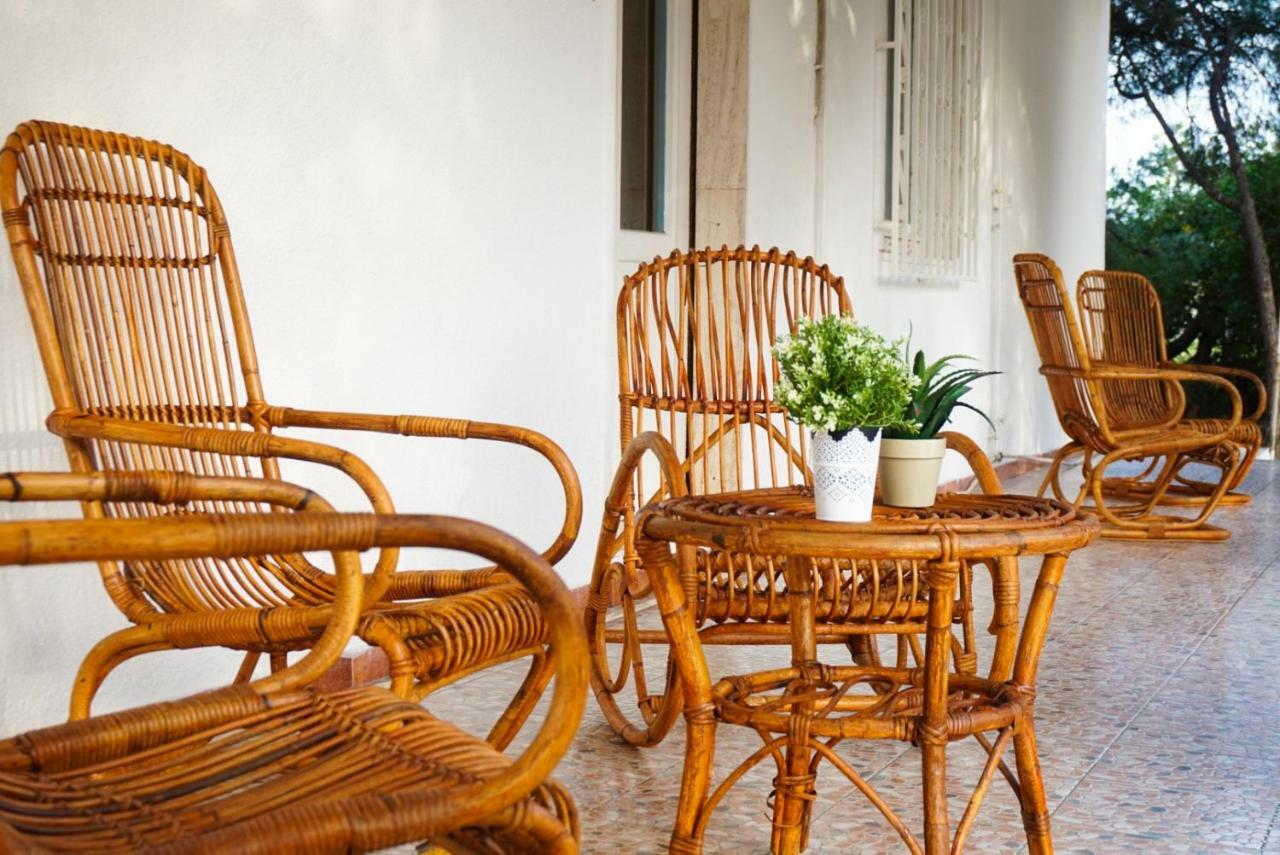 Villa Aurelia -Seafront Apartment With Patio Flumini di Quartu Exterior foto
